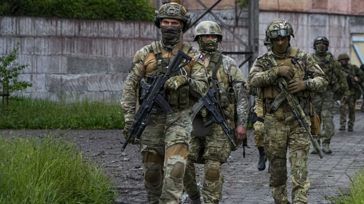 Haben russische Soldaten eine Chemiefabrik in Sjewjerodonezk beschossen? (Foto)
