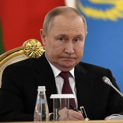 Heftige Artillerie-Explosion! Putin-Oberst in die Luft gesprengt