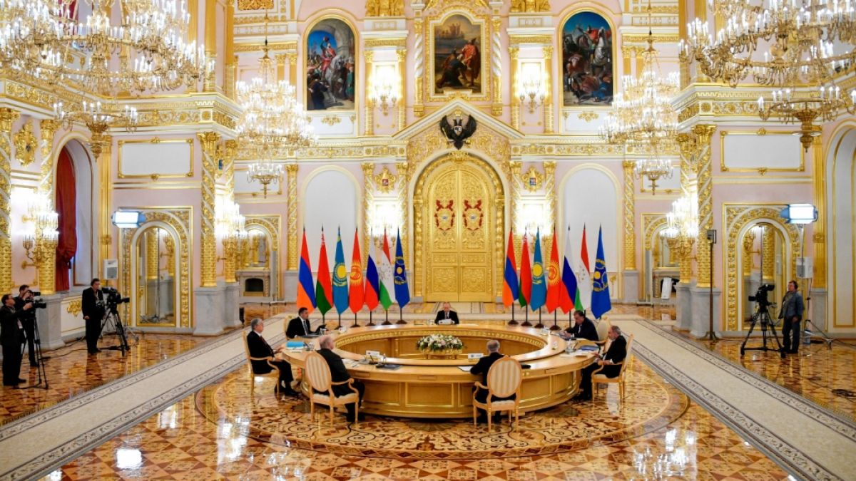 Die Staatsoberhäupter der Mitgliedsstaaten der Organisation des Vertrags über kollektive Sicherheit (OVKS) bei einem Treffen im Kreml. (Foto)