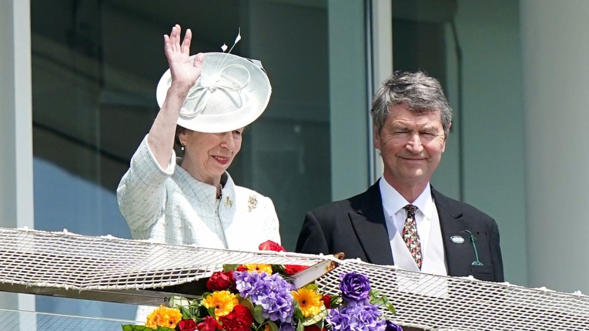 Prinzessin Anne und ihr Mann Sir Timothy Laurence besuchen in Vertretung von Queen Elizabeth II. das Derby in Epsom. (Foto)