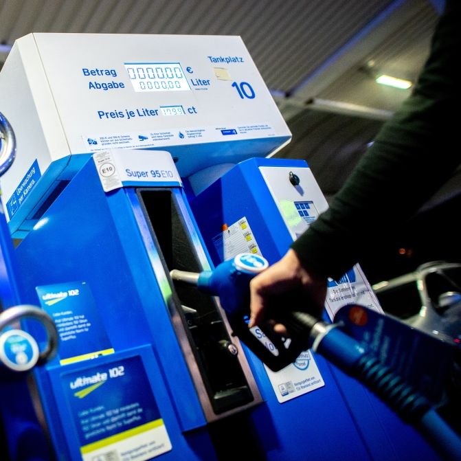 Spritpreise explodieren weiter! Wann wird Benzin endlich billiger?