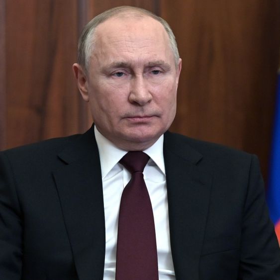 Kurz vor dem Kollaps! Kreml-Kämpfer attackiert Putin und stirbt dann plötzlich