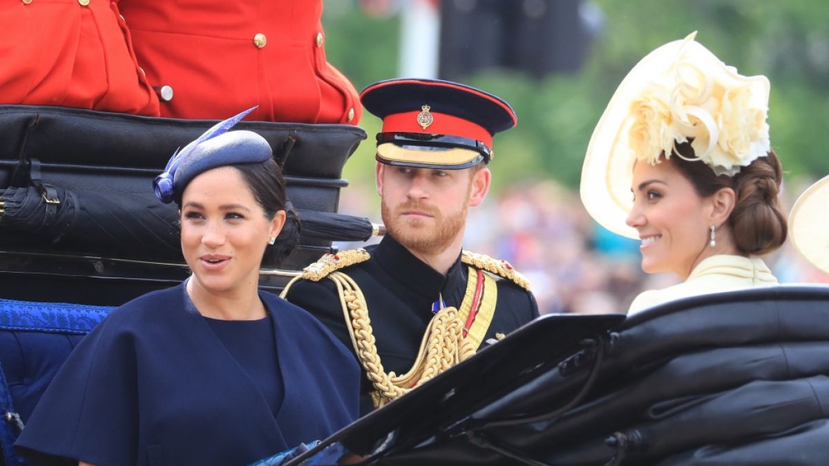 Kate Middleton wollte sich mit Prinz Harry versöhnen. Doch bevor es dazu kommen konnte, ergriffen er und Meghan Markle bereits die Flucht. (Foto)