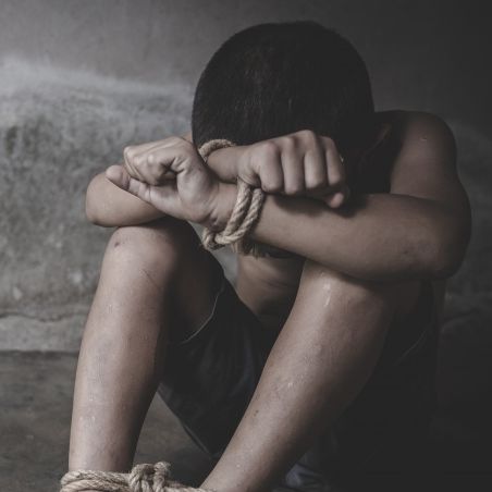 Sie steckten ihn mit HIV an! Junge (11) von 4 Brüdern zu Tode vergewaltigt