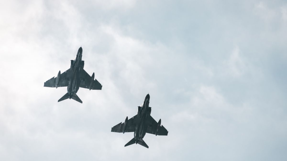 Die Nato schickte mehrere Kampfjets los, um das mysteriöse Flugzeug ausfindig zu machen. (Foto)