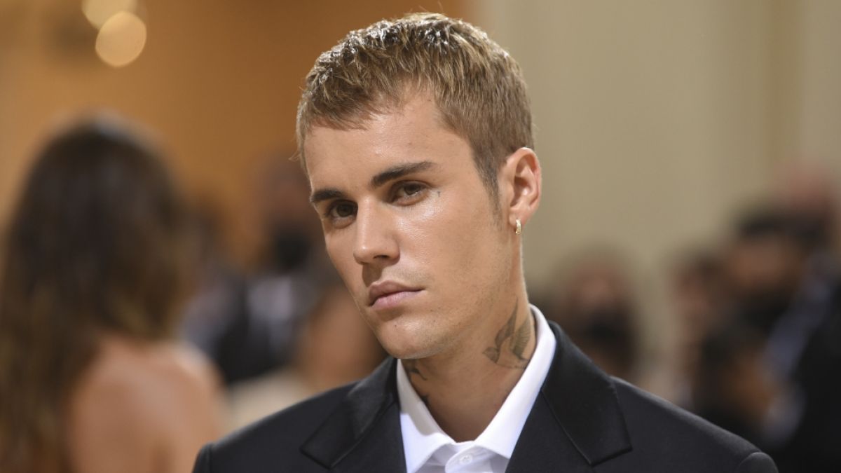 Sänger Justin Bieber sagt wegen seiner Erkrankung weitere Konzerte ab. (Foto)