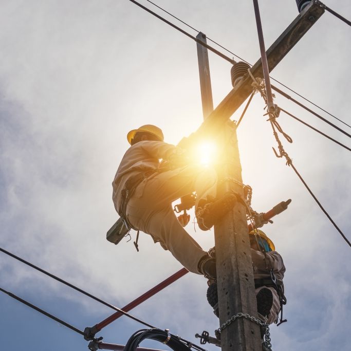 Die Stromnetzbetreiber arbeiten stetig am ordnungsgemäßen Betrieb des Stromnetzes.