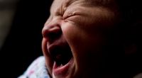 Ein schreiendes Baby wurde in Grimsby in einer Mülltone entdeckt. (Symbolfoto)