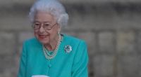 Aufnahmen von Queen Elizabeth II. wie dieses Foto von Anfang Juni 2022 lassen die Sorge der Royals-Fans um die hochbetagte Königin weiter wachsen.