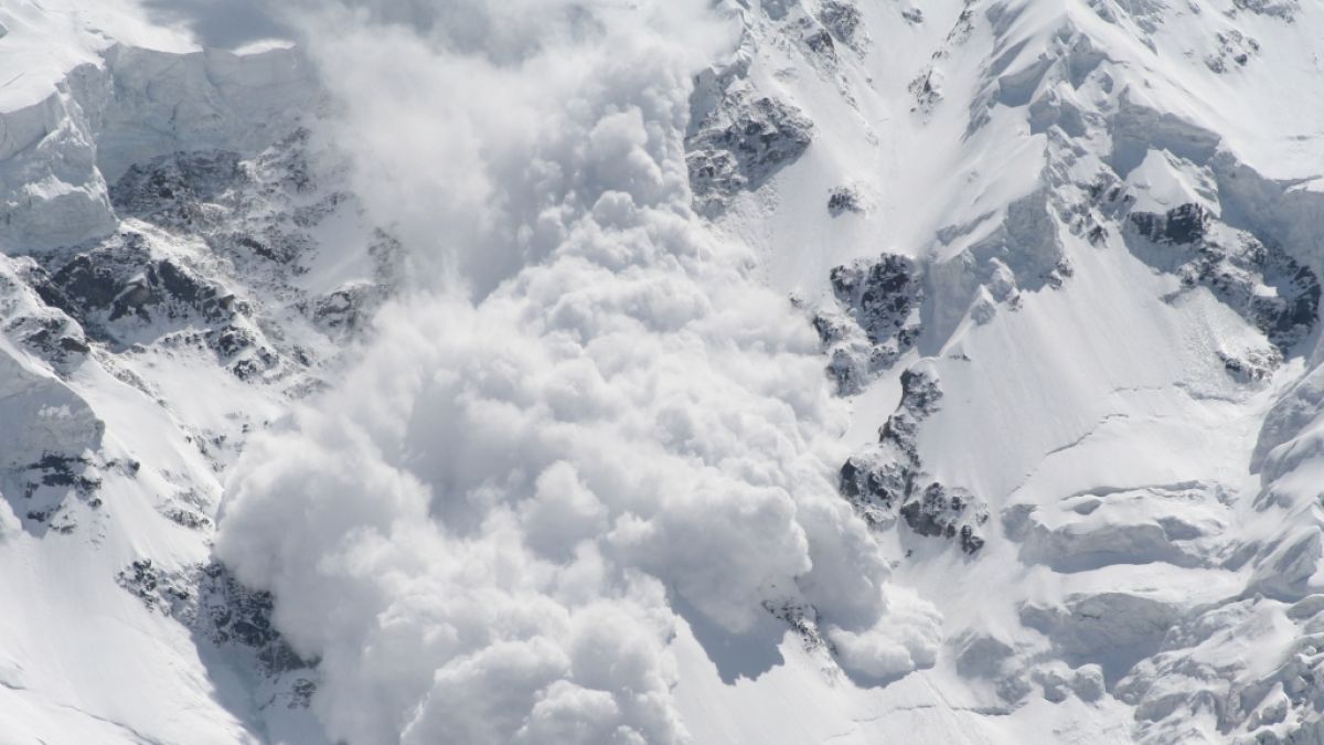 Lagebericht zur aktuellen Schneelawinen-Katastrophe. (Symbolbild) (Foto)