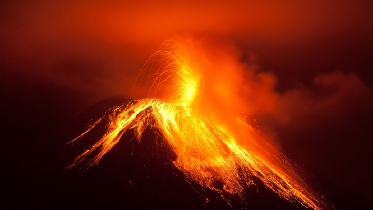 Aktivitas gunung berapi di Indonesia pada bulan Desember 2023: kronologi dan gambaran kerusakan
