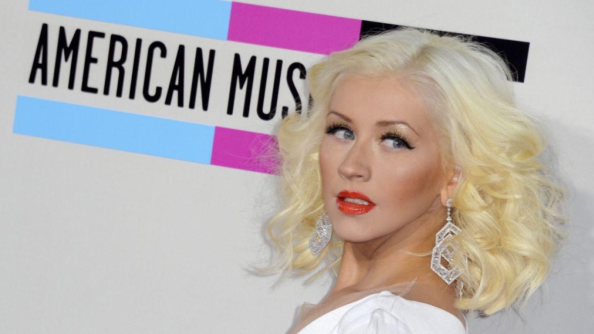 US-Sängerin Christina Aguilera sorgt jetzt in der neuen "Harper's Bazaar Vietnam" für Nostalgie-Alarm. (Foto)
