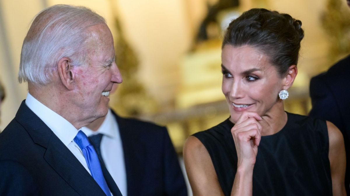 Joe Biden zeigte sich ganz innig beim Royals-Gala-Dinner mit Königin Letizia von Spanien.  (Foto)