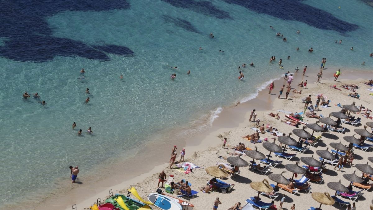 Wegen eines Streiks der Rettungsschwimmer droht auf Mallorca Badeverbot. (Foto)