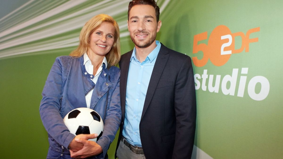 Sven Voss mit Katrin Müller-Hohenstein bei einer Pressekonferenz zum 50. Jubiläum der ZDF-Sendung "das aktuelle sportstudio". (Foto)