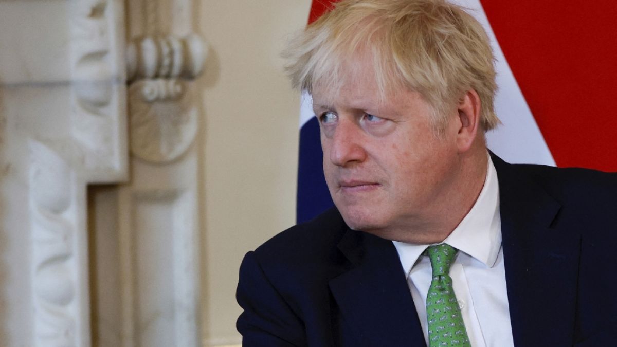 Nachdem zwei Tory-Minister ihre Ämter niederlegten, wird nun Boris Johnsons Rücktritt gefordert. (Foto)