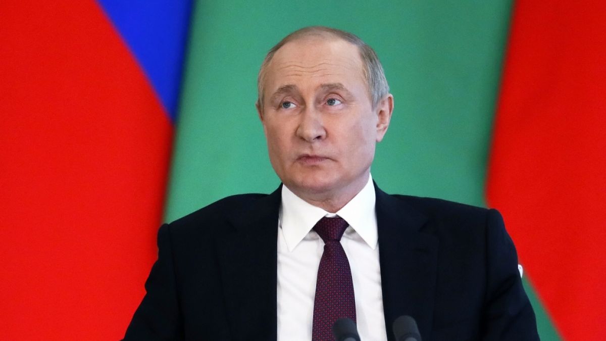 Wladimir Putins Atomkofferträger wurde in einer Blutlache gefunden. (Foto)