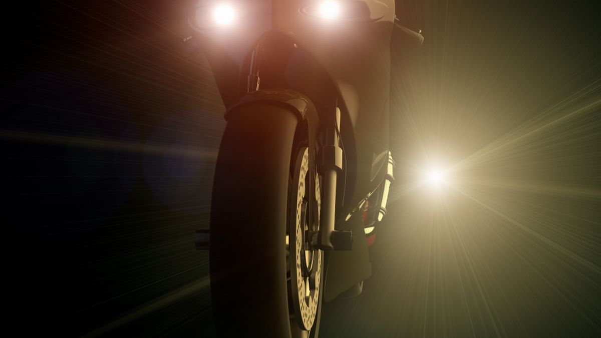 Mann flüchtet nach Doppelmord nackt auf einem Motorrad. (Symbolbild) (Foto)