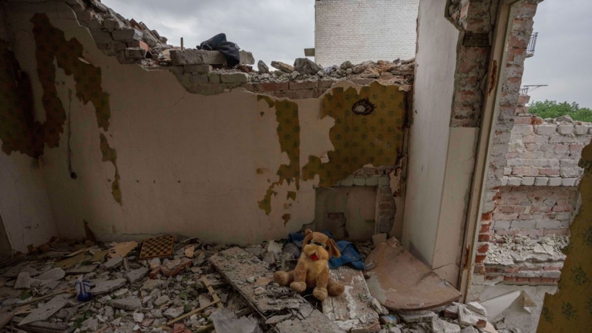 Nach dem Putins Angriff auf ein Wohngebiet in Tschassiw Jar will Selenskyj die "russischen Mörder" bestrafen. (Foto)