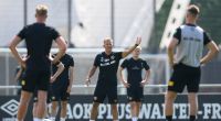 Trainingsauftakt bei Dynamo Dresden am 16. Juni 2022: Der Verein sorgte vor Saisonbeginn mit der Verpflichtung von Trainer Markus Anfang (Mitte) für Schlagzeilen.