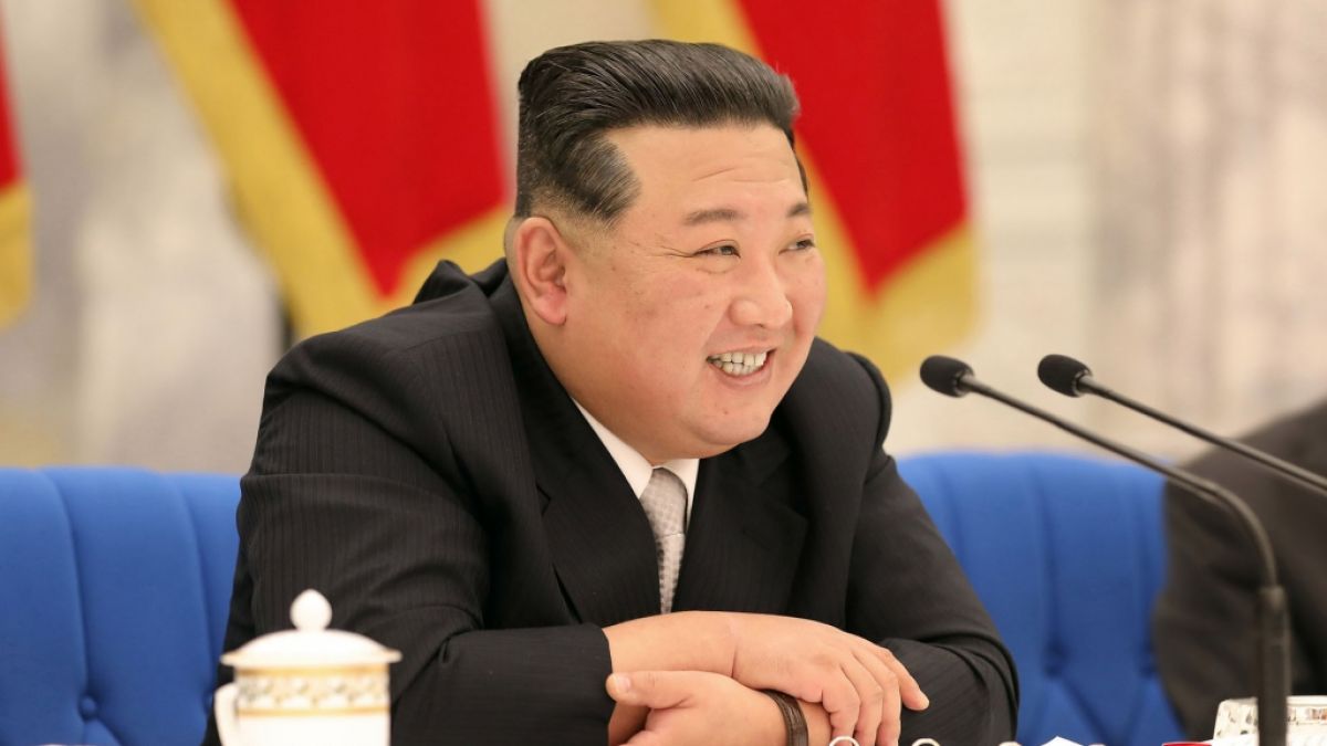 Ob Kim Jong-un angesichts der Gerüchte um sein Liebesleben zum Lachen zumute ist? (Foto)