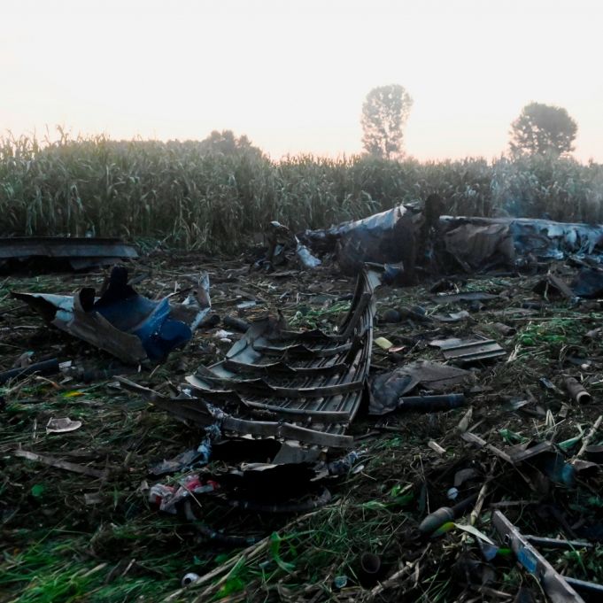 Frachtflugzeug abgestürzt! 8 Menschen tot, alle Opfer geborgen