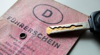 Bis 2033 müssen in Deutschland 43 Millionen alte Führerscheine umgetauscht werden.