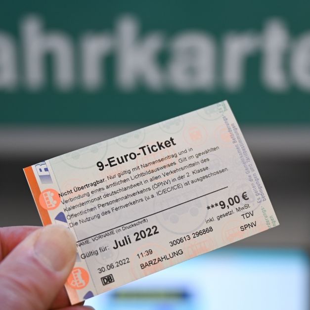 69-Euro, 365-Euro-Ticket? Ende 2022 soll der Nachfolger kommen