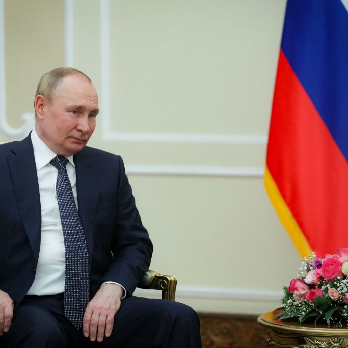 Schock-Auftritt! Arm des russischen Präsidenten hängt schlaff herunter