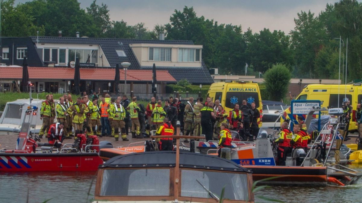 Mehrere Not- und Rettungsdienste sind im Einsatz, eingesetzt, nachdem eine deutsche Familie beim Kanufahren auf dem Veluwemeer verunglückt ist. (Foto)