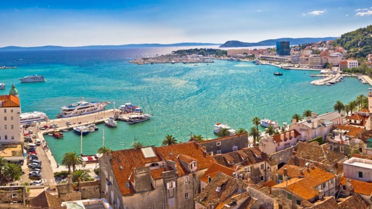 Im Hafen von Split ist ein Ausflugsschiff gesunken. (Foto)