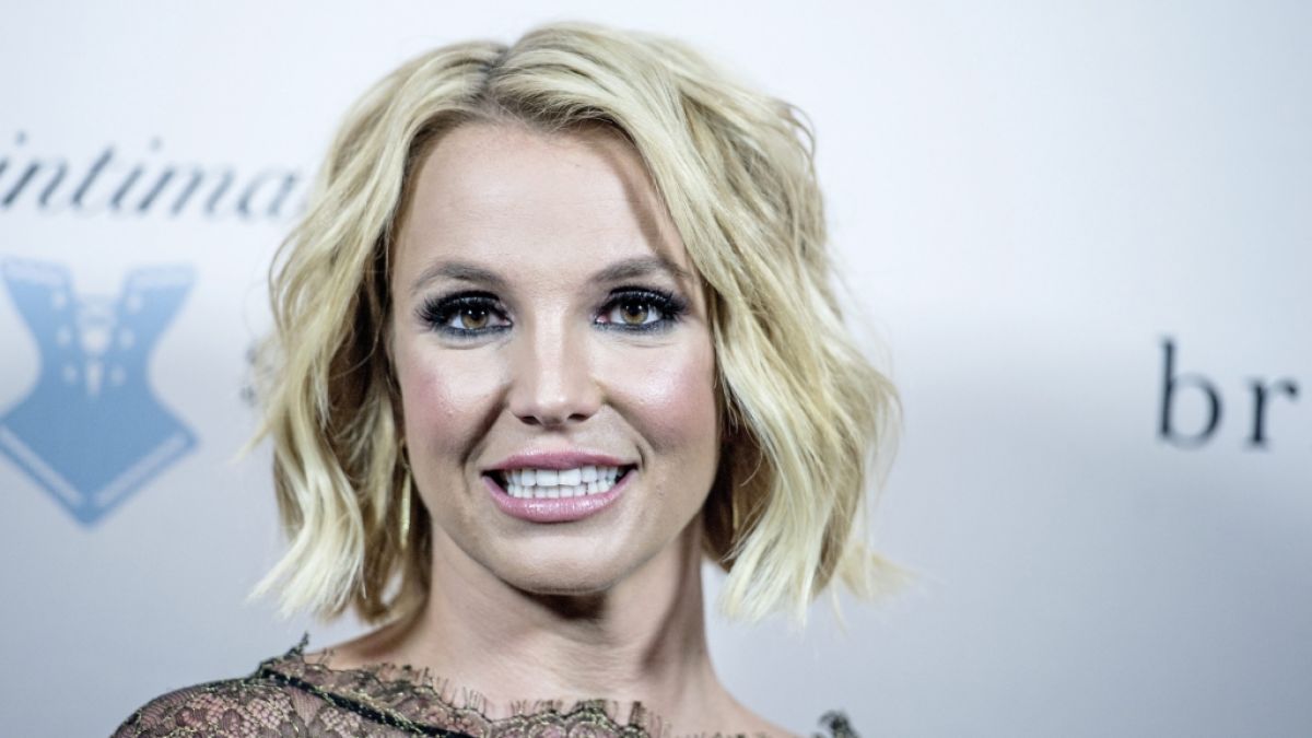 Britney Spears verschickt mal wieder nackte Netz-Grüße. (Foto)