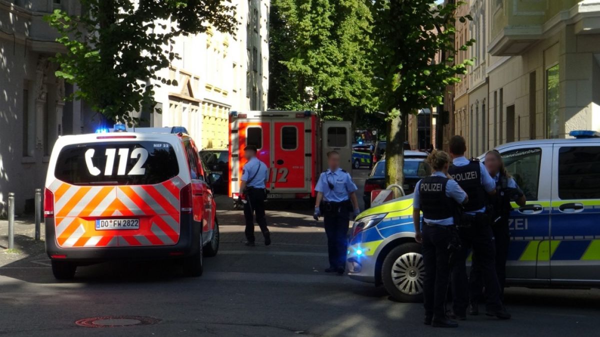 In Dortmund ist ein Polizeieinsatz eskaliert, nachdem die Beamten von einem Jugendlichen mit einem Messer angegriffen wurden. (Foto)