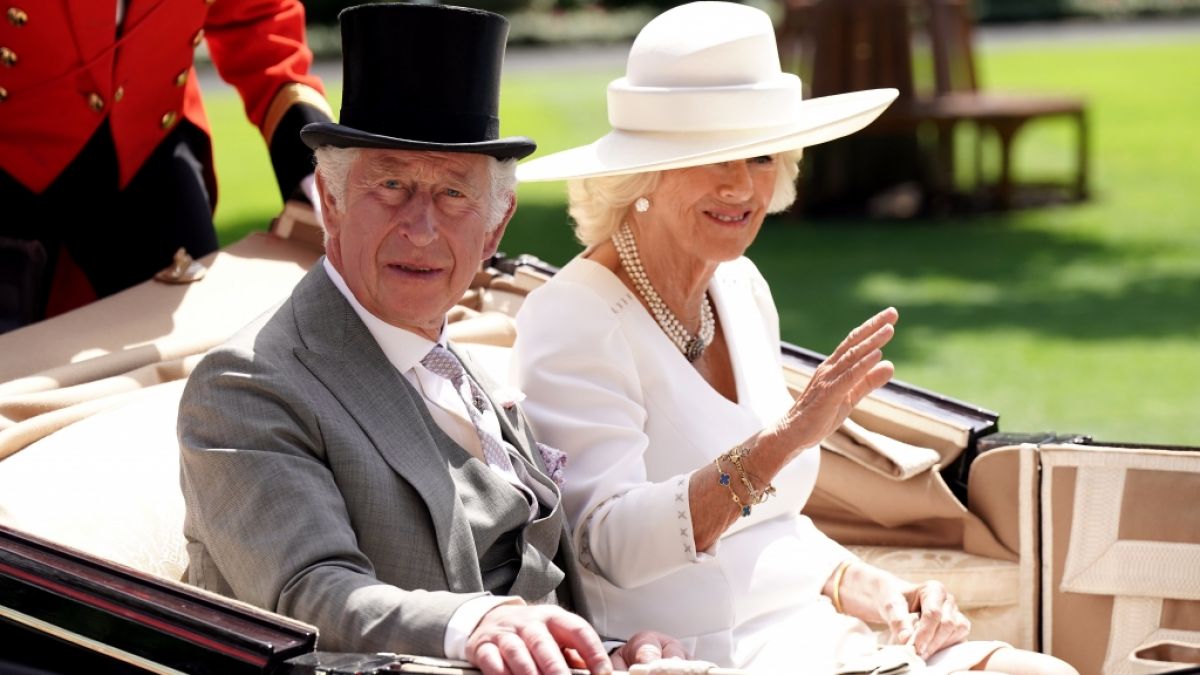 Der britische Thronfolger Prinz Charles und seine Gattin Herzogin Camilla dürften sich auf die neue Staffel von "The Crown" deutlich weniger freuen als auf das Pferderennen in Ascot. (Foto)