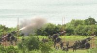 Das taiwanesische Militär führt Artillerieübungen aus.
