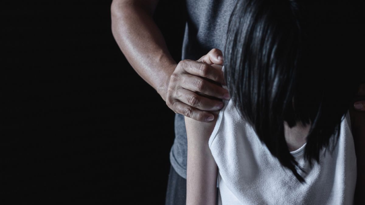 Ein Horror-Paar aus dem US-Bundesstaat Ohio wurde des mehrfachen sexuellen Missbrauchs von Minderjährigen unter Drogeneinfluss und der Anfertigung und Verbreitung von Kinderpornografie schuldig gesprochen (Symbolfoto). (Foto)