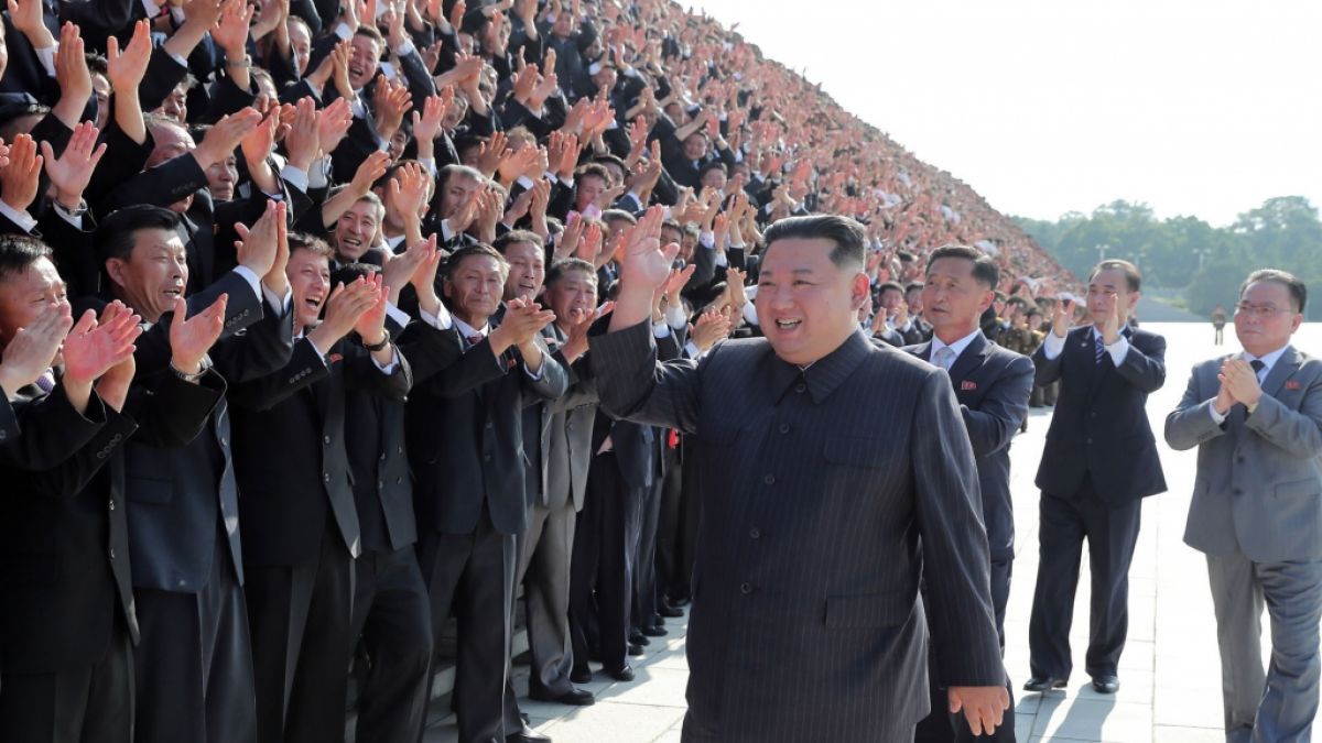 Kim Jong-un soll schwer an Corona erkrankt sein. (Foto)