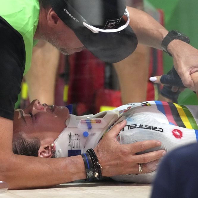 Bahnrad-Weltmeisterin Schock-Sturz bei EM-Rennen operiert
