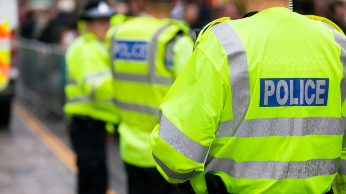 Nach der Entführung und dem sexuellen Missbrauch eines siebenjährigen Mädchens fahndet die Polizei von Greater Manchester nach einem Verdächtigen (Symbolfoto). (Foto)