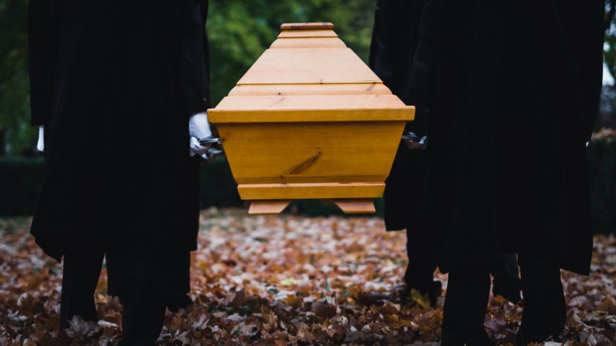 Ein dreijähriges Mädchen wachte auf seiner eigenen Beerdigung auf. (Foto)