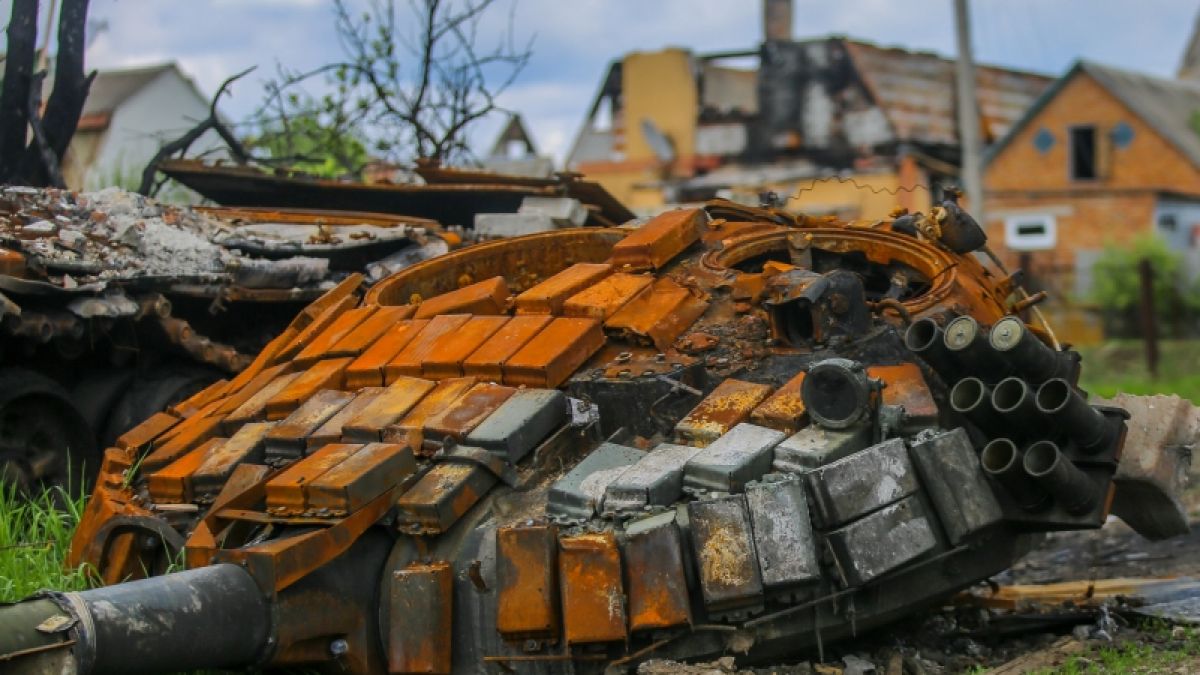 Ukraine-Kämpfer haben einen weiteren russischen Panzer ausgeschaltet. (Foto)