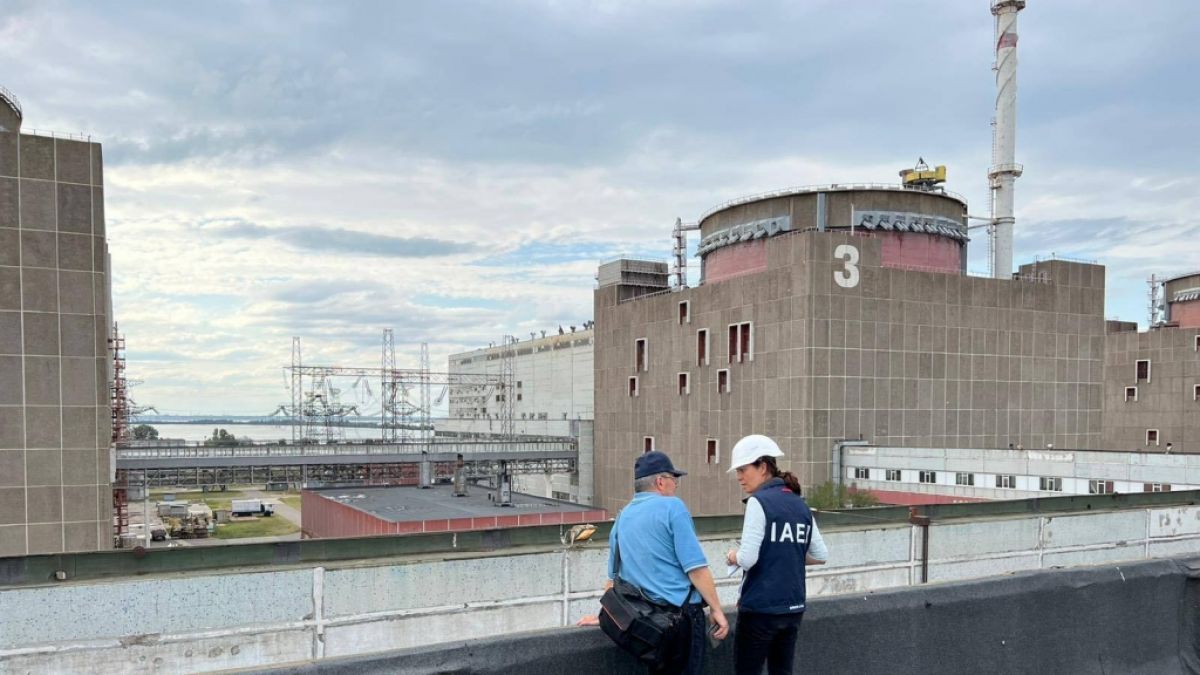 Experten der Internationalen Atomenergiebehörde haben einen ersten Rundgang durch das von russischen Truppen besetzte Atomkraftwerk Saporischschja gemacht. (Foto)