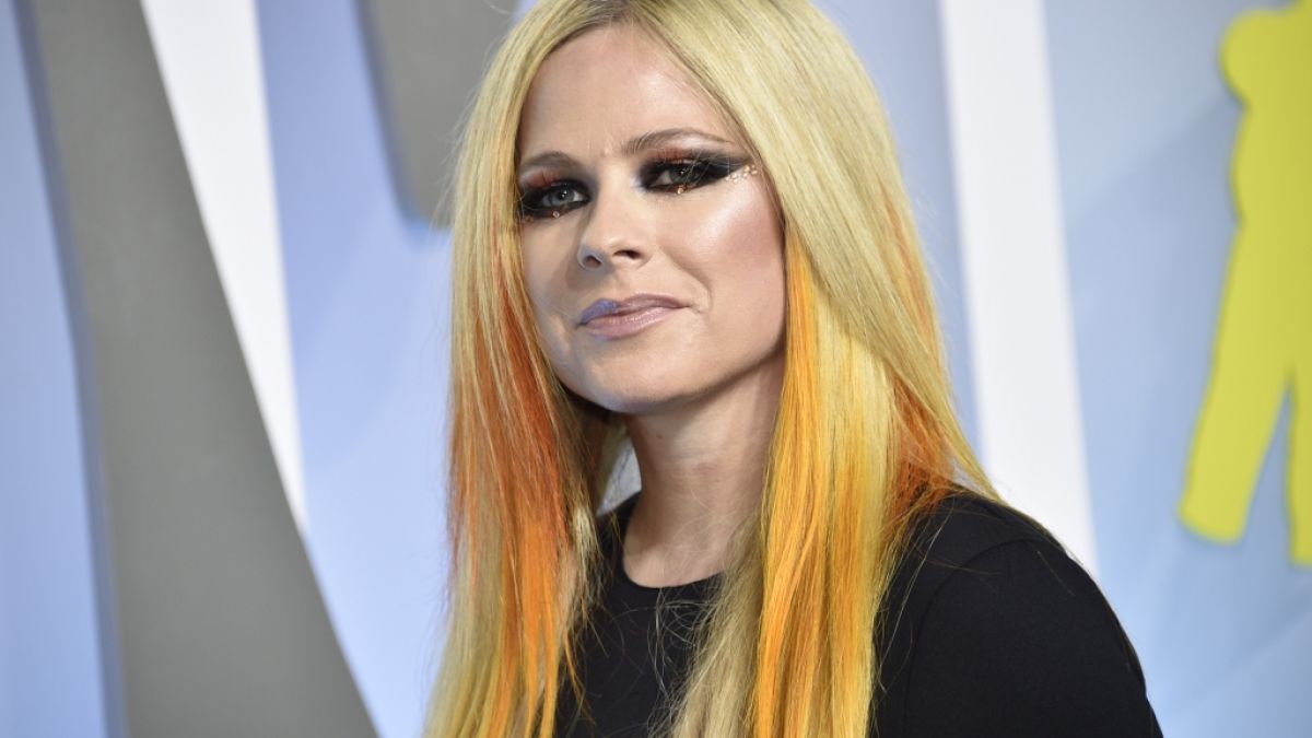 Avril Lavigne bei den MTV Video Music Awards 2022 im Prudential Center. (Foto)