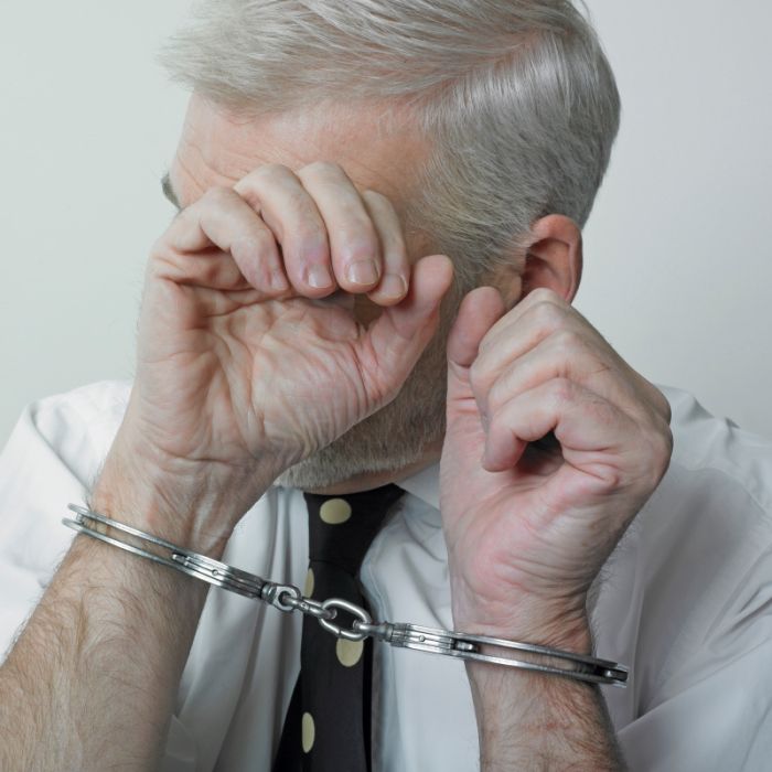 Polizei irrt sich in der Tür - und verhaftet Demenz-Senior (81)