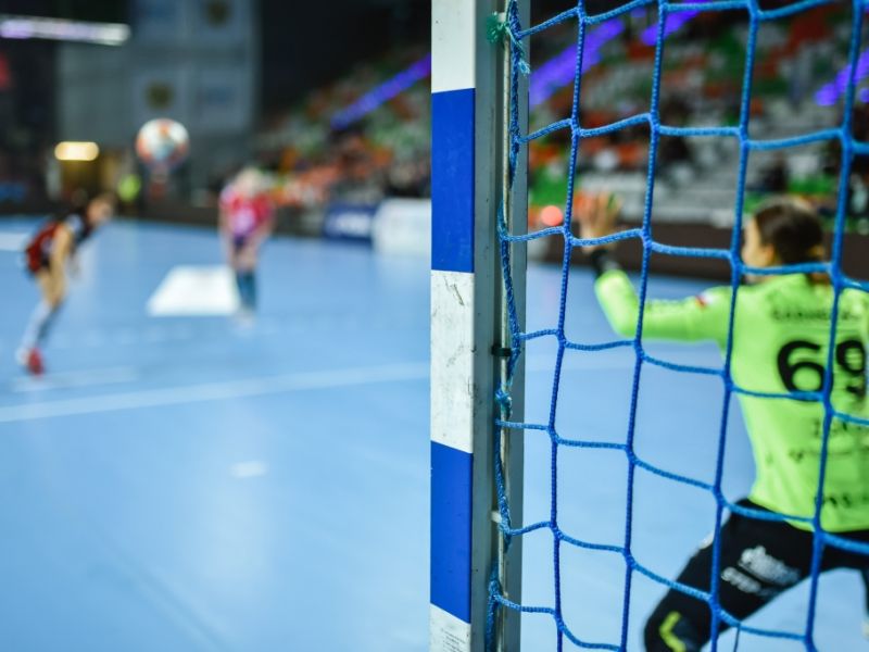 MTV Dänischenhagen 2 - HSG Holstein Kiel/Kronshagen 3 (Handball): 8 Treffer von Inga Mathieu bei Pokalsieg