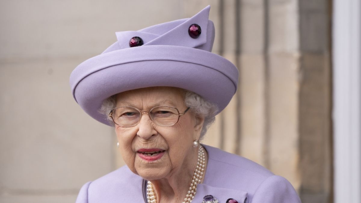 Auf Twitter herrscht große Sorge um Queen Elizabeth II.  (Foto)