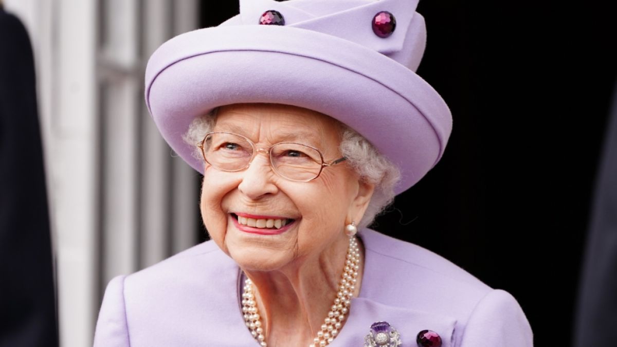 #Queen Elizabeth II. gestorben: Weltweite Trauer um "Elizabeth die Große" – Volksvertreter nehmen Auseinandergehen