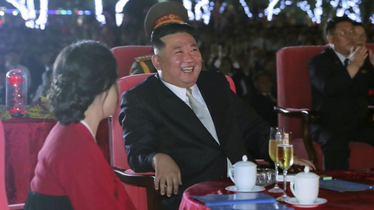 Kim Jong-un und seine Frau Ri Sol Ju feierten den 74. Jahrestag Nordkoreas. (Foto)