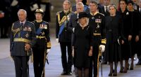 Eine Familie, in Trauer vereint: Die Royals erweisen der verstorbenen Queen Elizabeth II. die letzte Ehre.