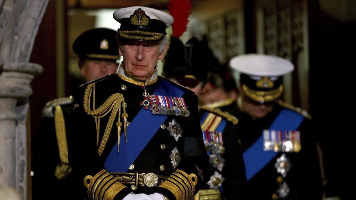 #Trauer um Queen Elizabeth II.: Empfang vor Staatsbegräbnis: Gäste treffen am Buckingham-Palast ein